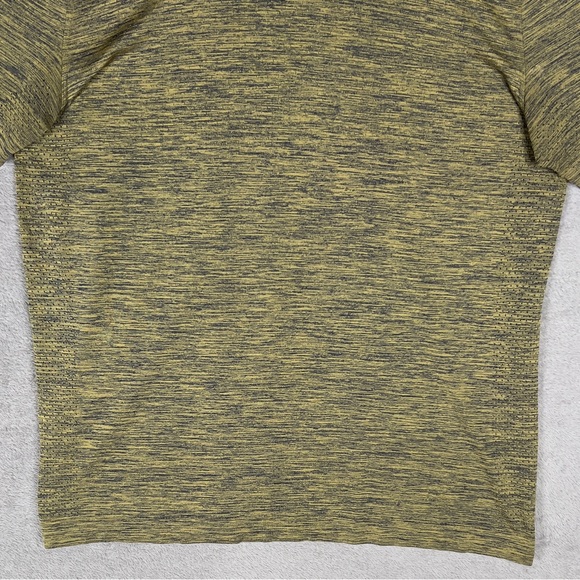 Lululemon Metal Vent Breathe‎ Short Sleeve T-Shirt Men's XL Navy Grape Leaf - Picture 3 of 14